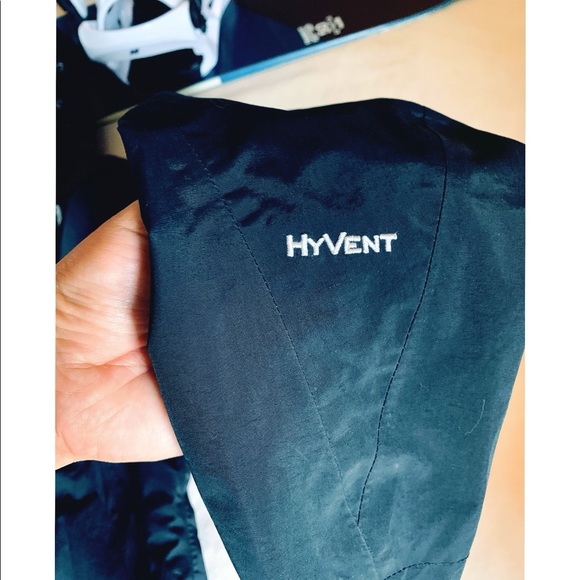 North Face HyVent Jacket with detachable hood. - Picture 6 of 6